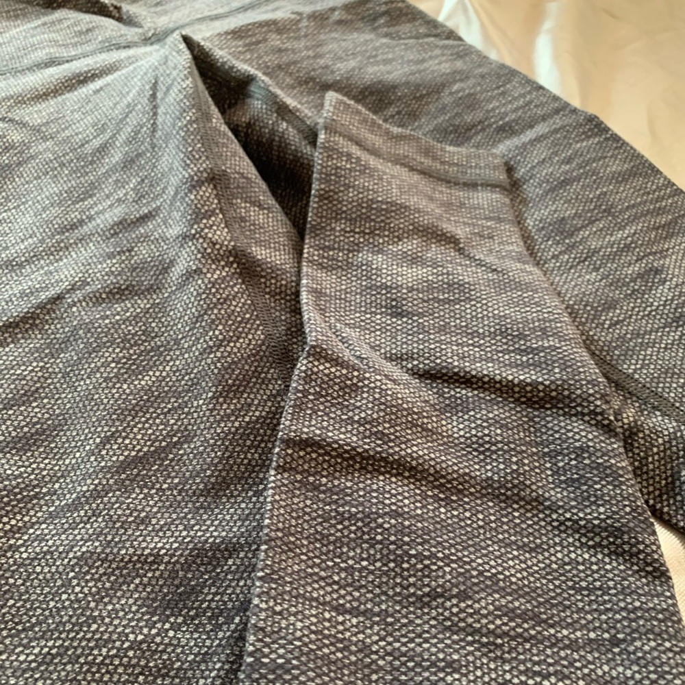 Lululemon gray leggings - Picture 3 of 6
